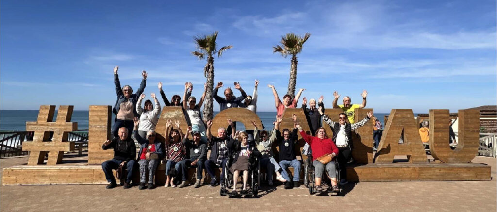 Photo d'un groupe d'aidants à Lacanau lors du séjour de répit des aidants
